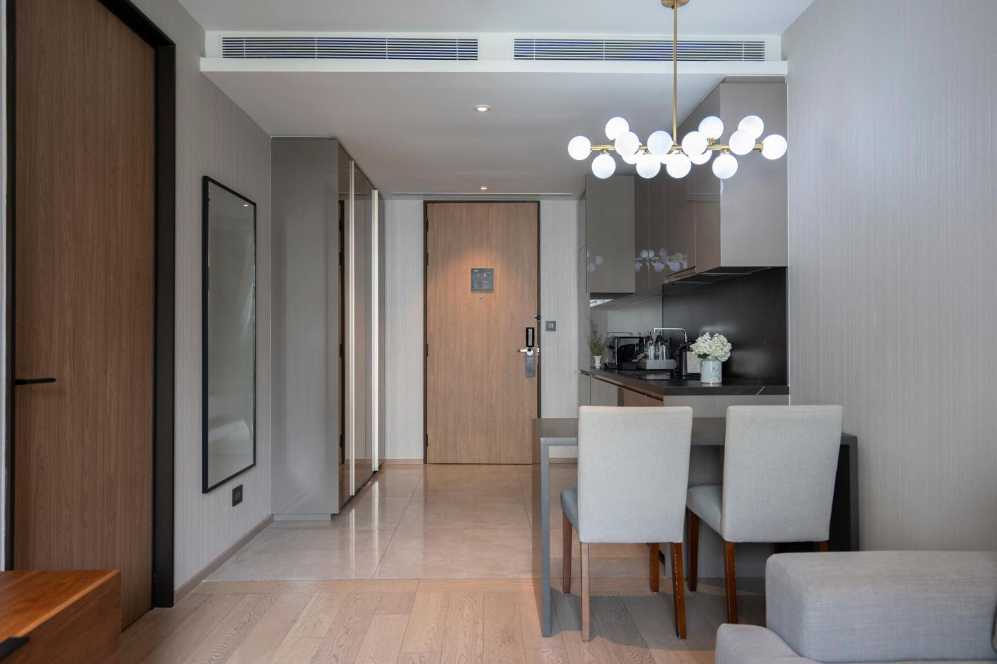 Walton Suites Sukhumvit Bangkok Exterior photo