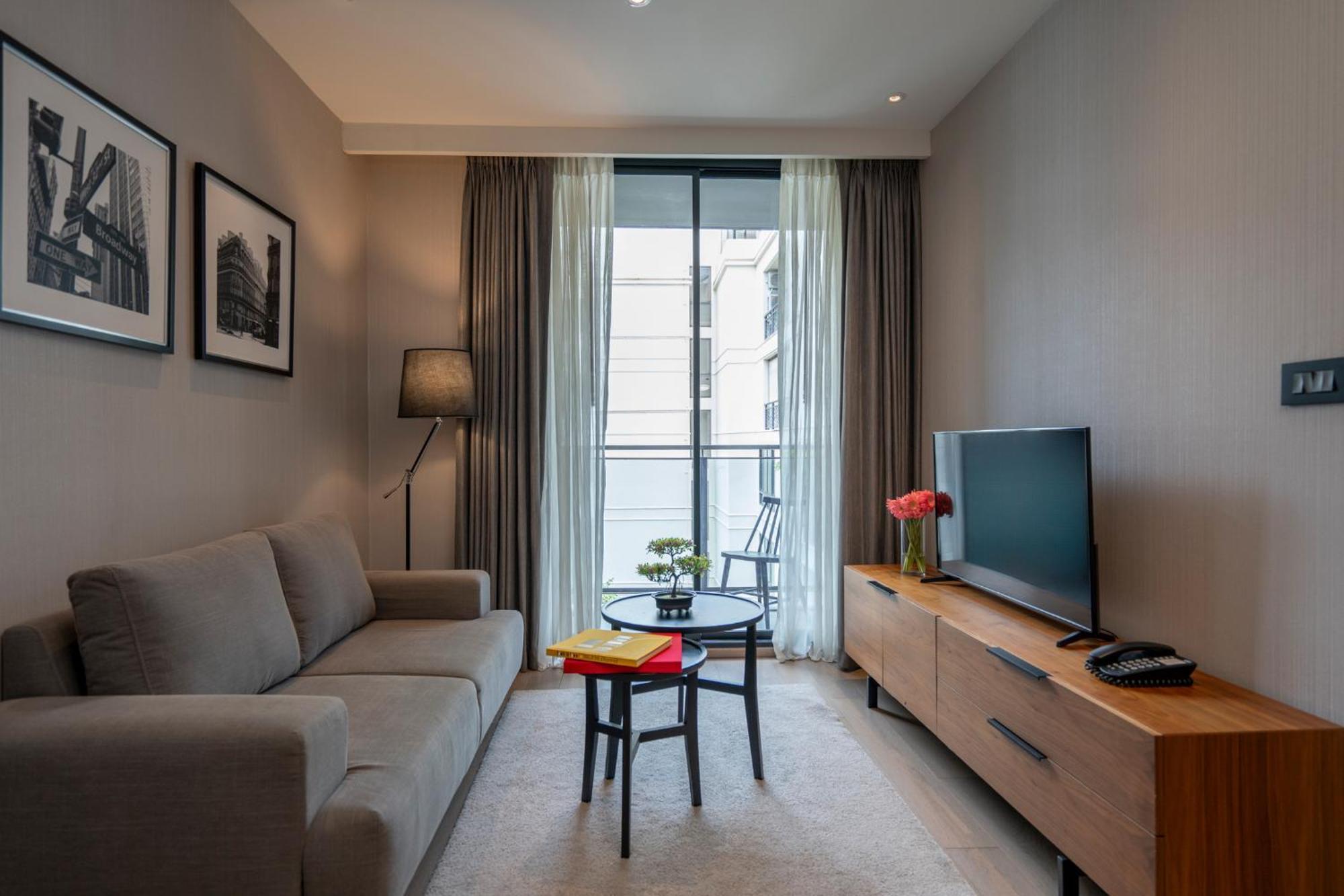 Walton Suites Sukhumvit Bangkok Exterior photo