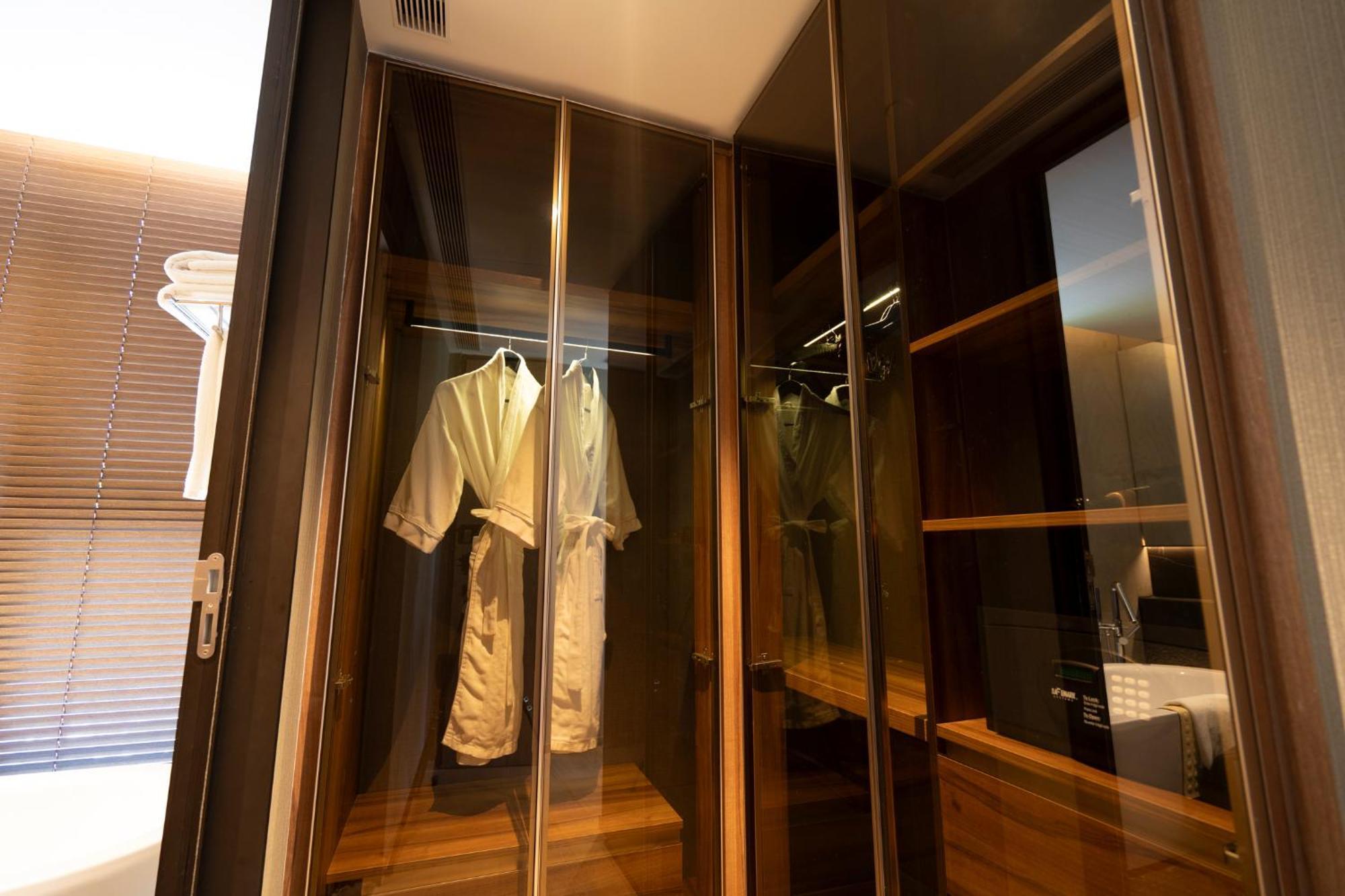 Walton Suites Sukhumvit Bangkok Exterior photo