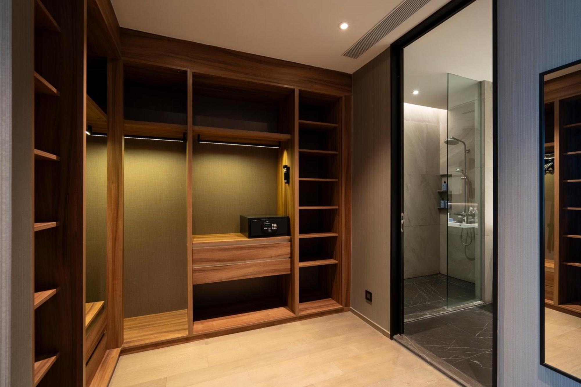 Walton Suites Sukhumvit Bangkok Exterior photo