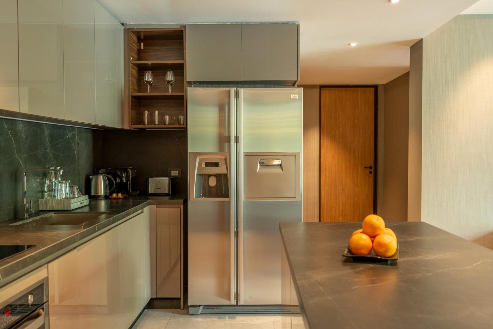 Walton Suites Sukhumvit Bangkok Exterior photo